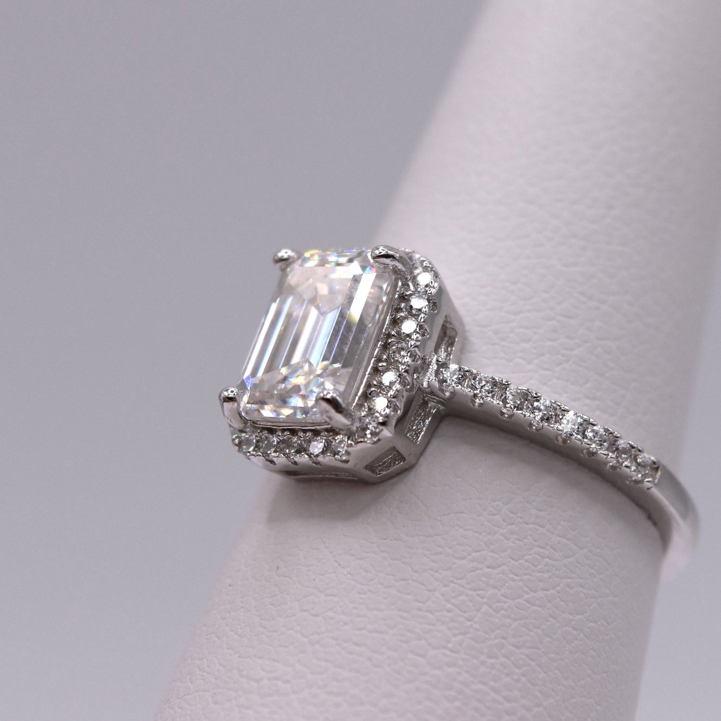 2ct Cushioned Emraled -Cut Moissanite Engagement Ring with Pave Band